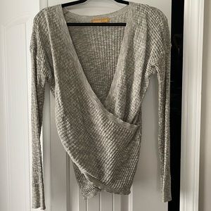 Emmer & Oat cross front sweater size medium